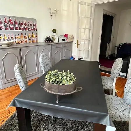 De La Verveine,160m2,terrasse,centre-ville Apartment